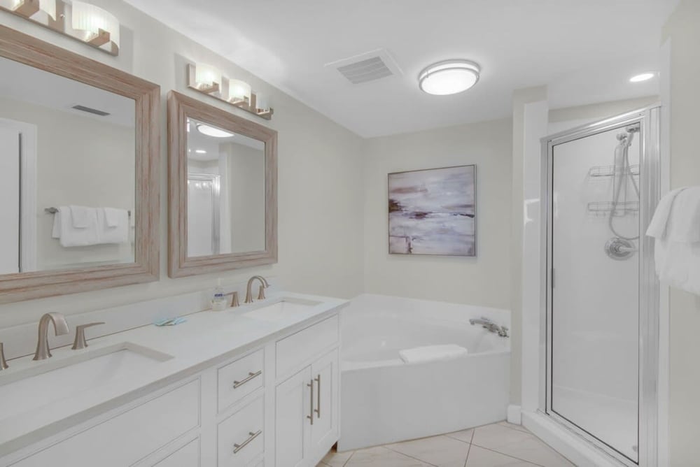 Coastal Condo 607 by Brightwild Beachfront