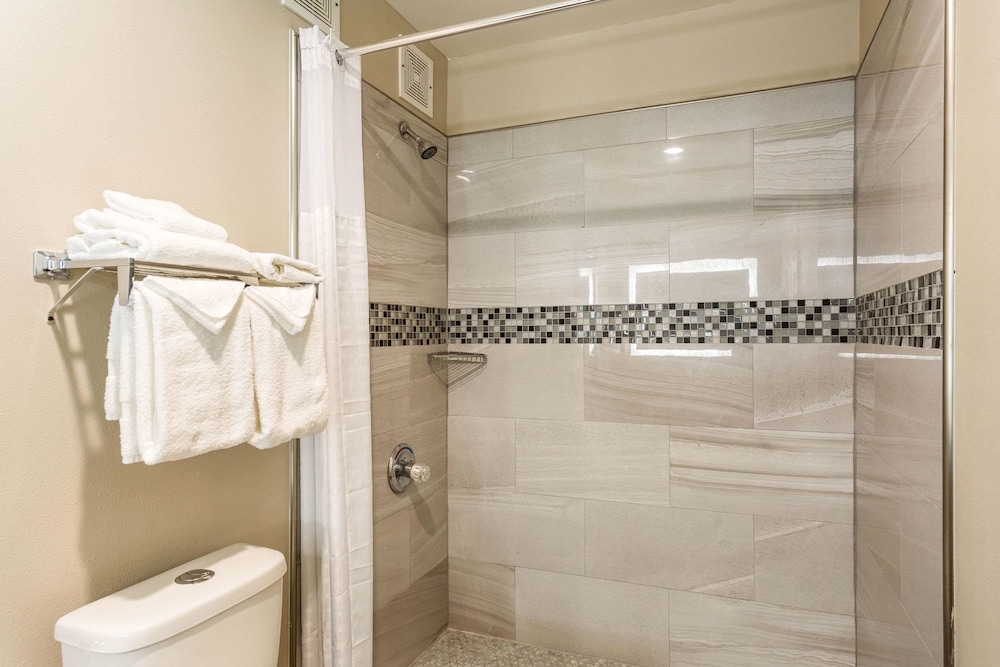 Econo Lodge Inn & Suites Murfreesboro Shopping District