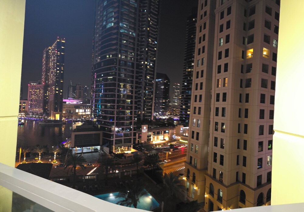 Urban Panda Hostel JBR Dubai