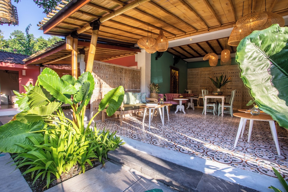 PinkPrivate Sanur - for Cool Adults Only