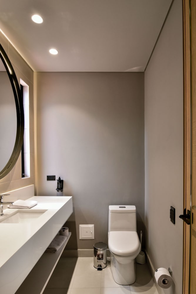 w Charming 2BR w Fantastic Deco in Unicentro