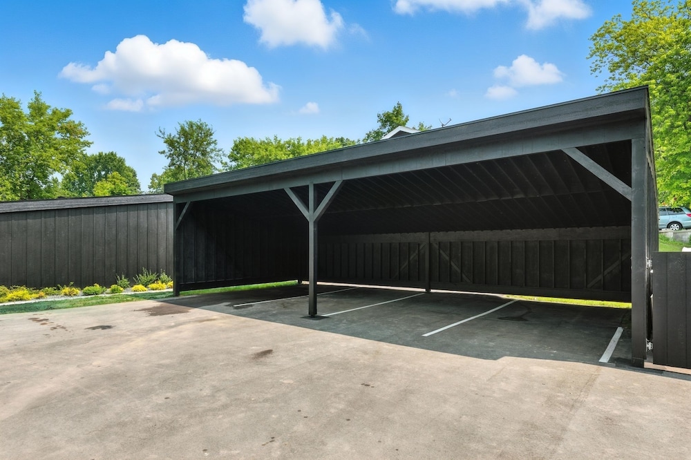 500 House - Unit D 2 Bedroom Townhouse