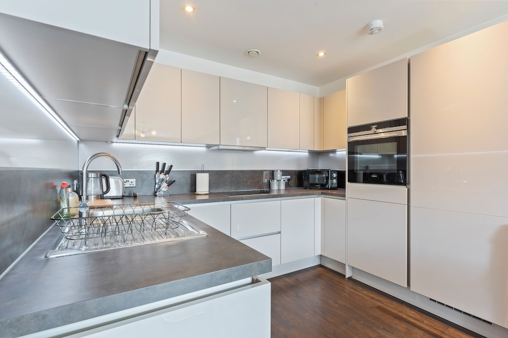 Kingsland High Street Apartment