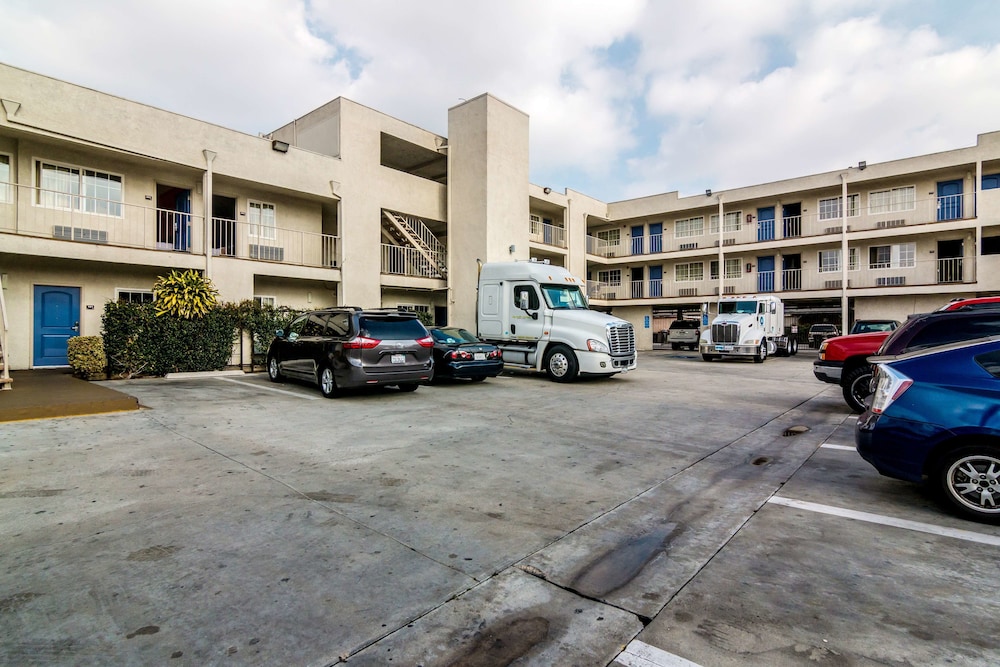 Motel 6 Bell Gardens, CA - Los Angeles