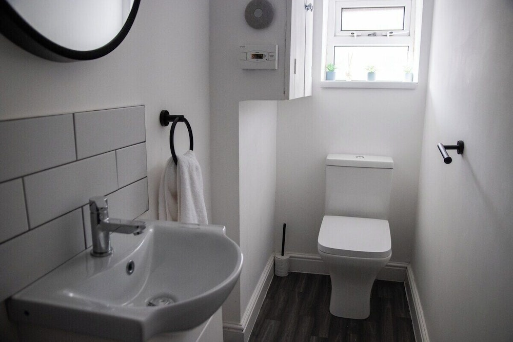 City Centre 6-bed Swansea Getaway