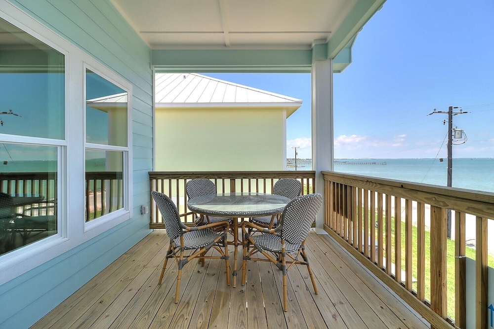 Seven Palms 3 Bedroom Home by RedAwning view 3