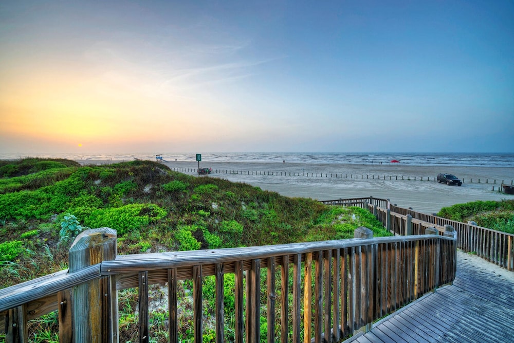 La Concha by Avantstay Modern Condo by Boardwalk