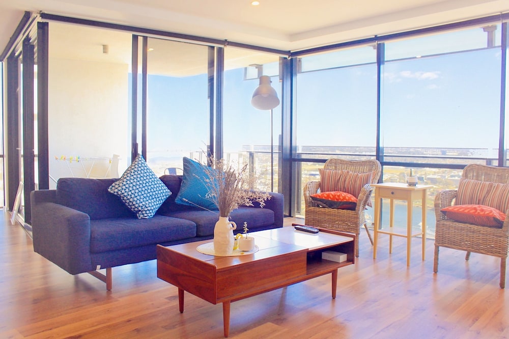 Circle On Cavill Surfers Paradise Apartments-Holiday Paradise