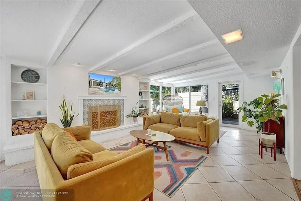 Castaways Casita Saltwater Pool Dog Friendly
