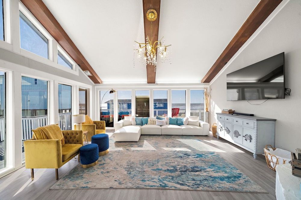 Captain's Manor by Ryson Vacation Rentals