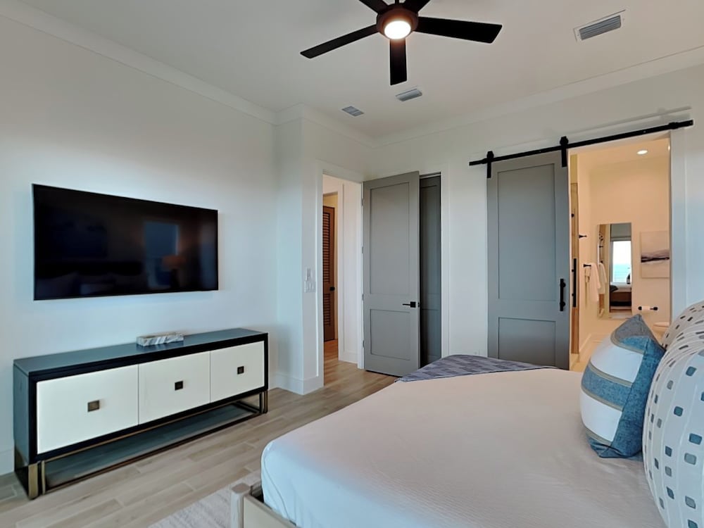 Viviana #10 by Southern Vacation Rentals