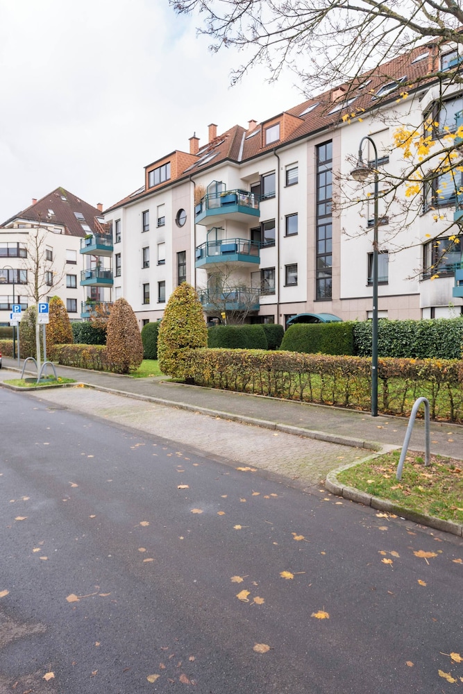 Exclusive Ludenberg Living in Stunning Area