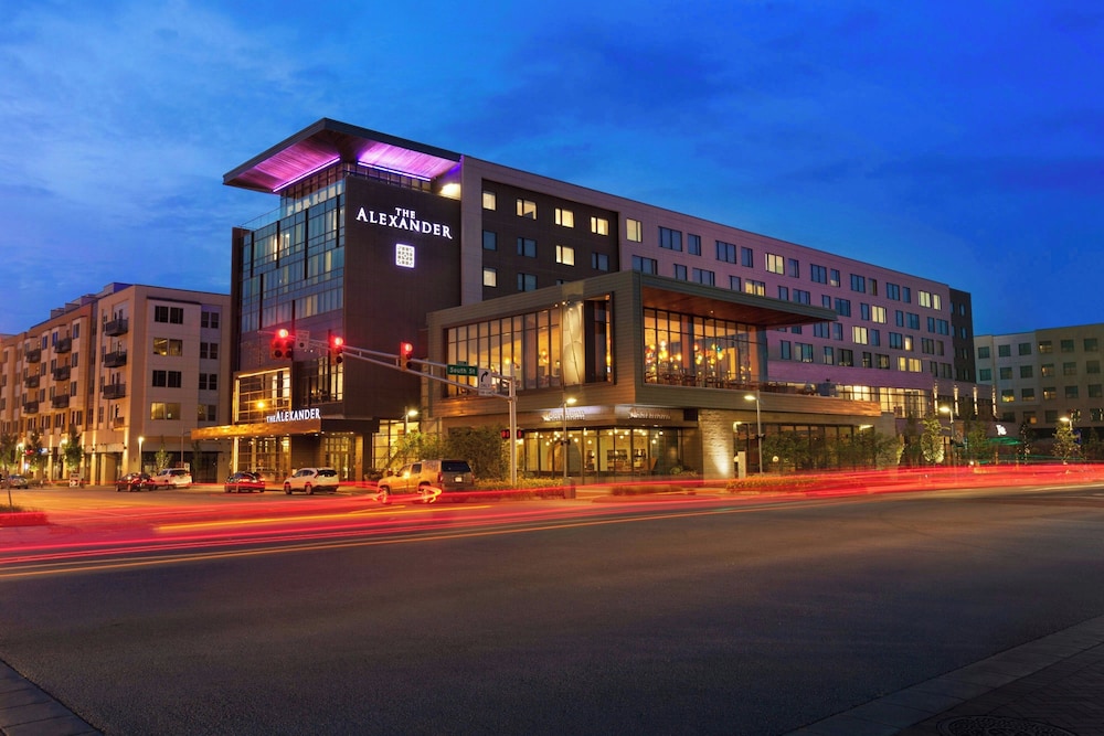 Hotel The Alexander - Image 1