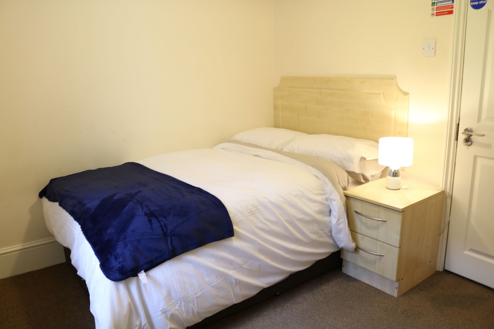 Guildford Vacations - Right Stays - Property Image 5