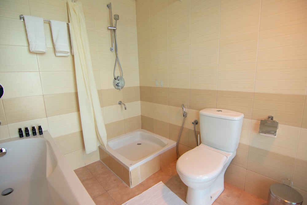 Lux BnB DIFC 2BDR Park Towers