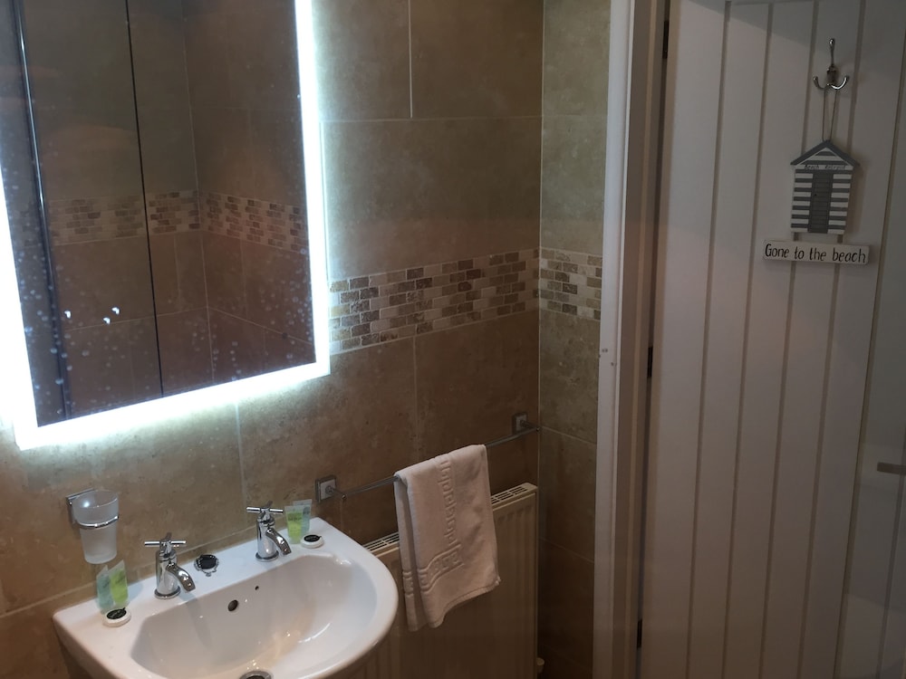 Bideford Vacations - The Waterfront Inn - Property Image 20