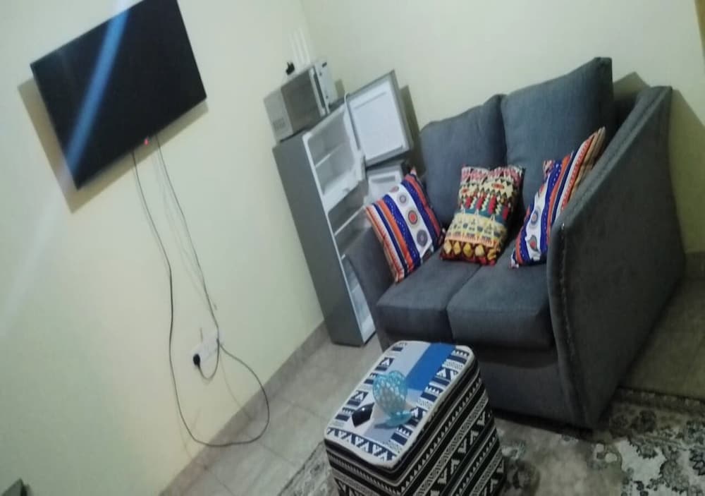 Eilarose City View Suites