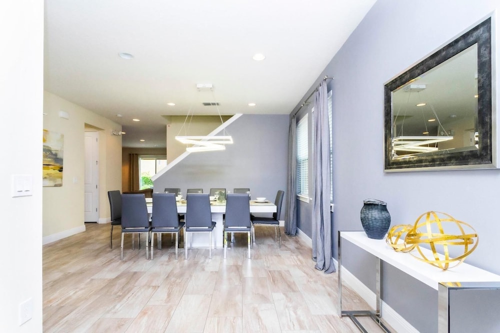 421 NP - Exquisite Retreat at Encore Resort