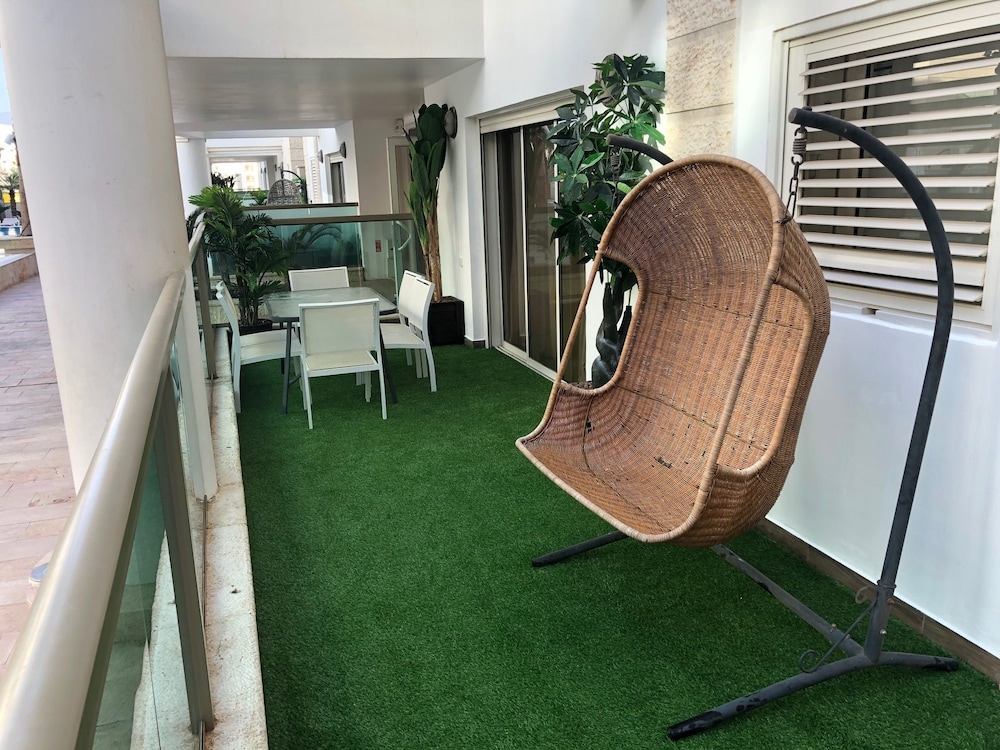 La Palmora Suites