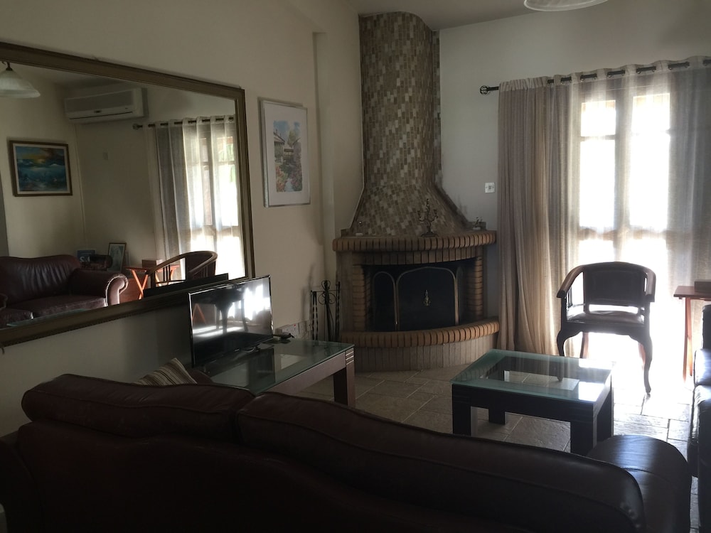 De Michanna Properties