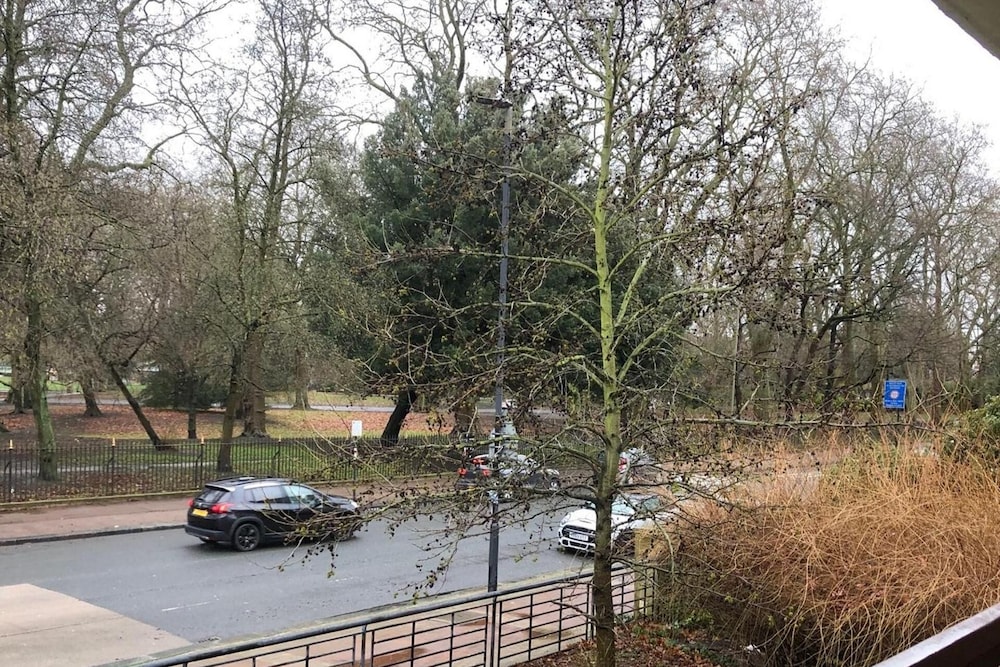 1 Bed-park View-balcony-wifi-pet Friendly
