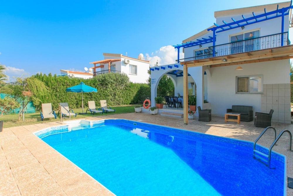 Argaka Sun Villa Thio Large Private Pool Walk to Beach Sea Views A C Wifi - 2147