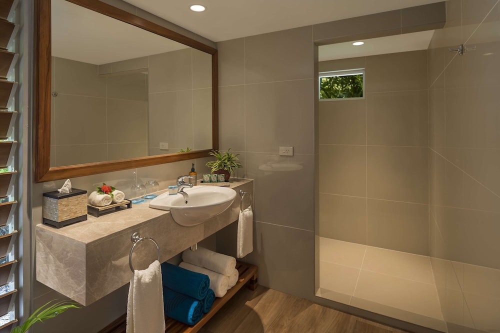 Outrigger Fiji Beach Resort 24