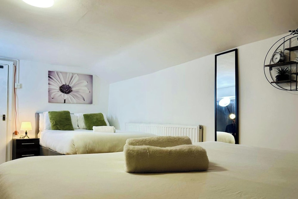 Cosy Liverpool Apartment Upto 8 Guests
