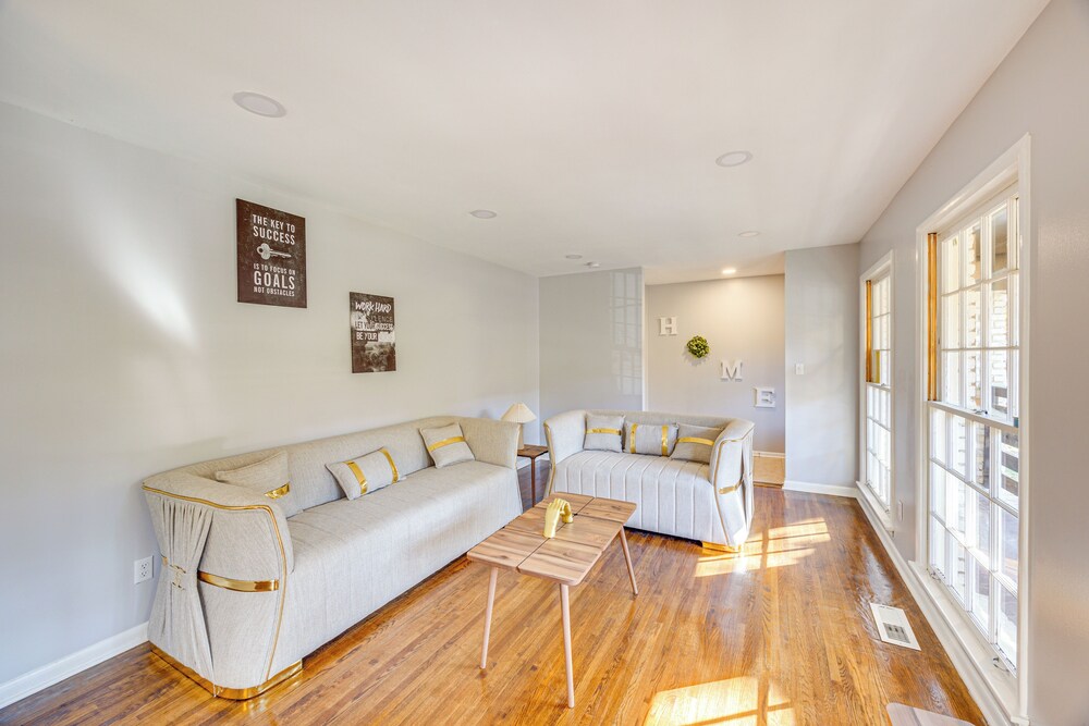 11 Mi to Dtwn Birmingham: Home w / Pool Table!