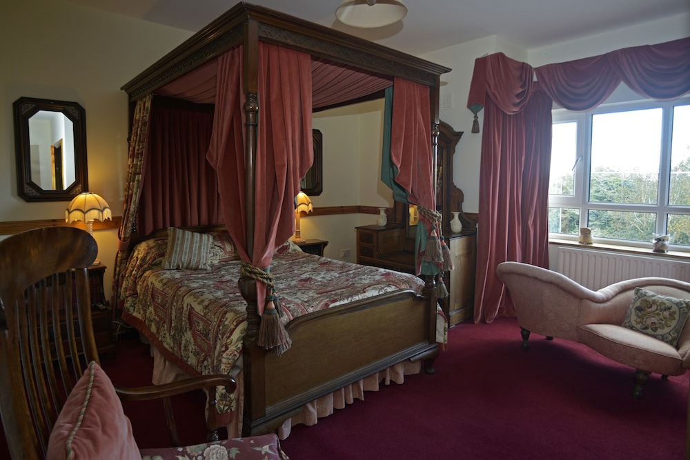 Moyglare Lodge Country House B&B