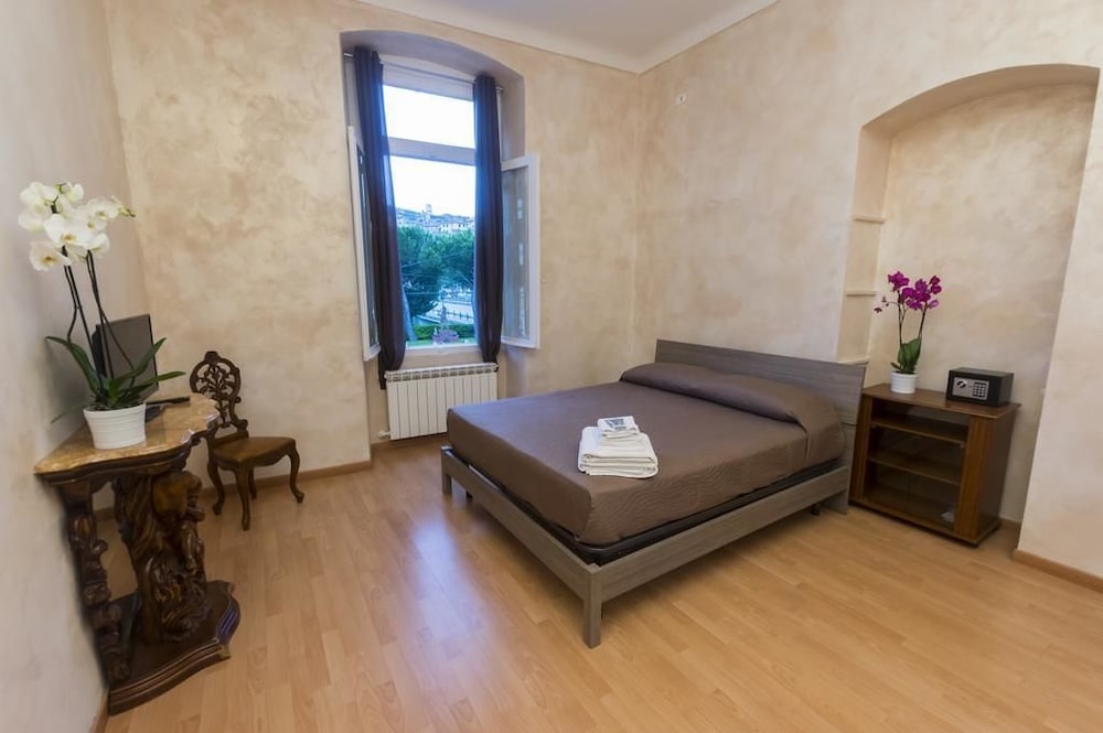 Cavour Guest House