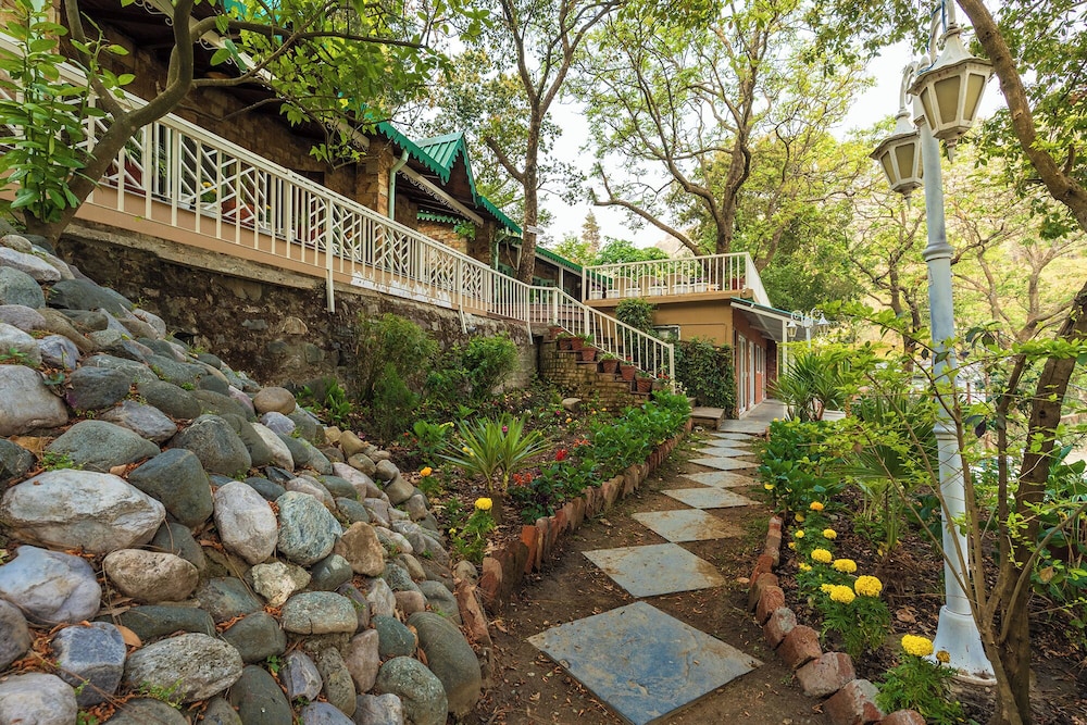 Echor Malusara Lakeview Retreat Bhimtal