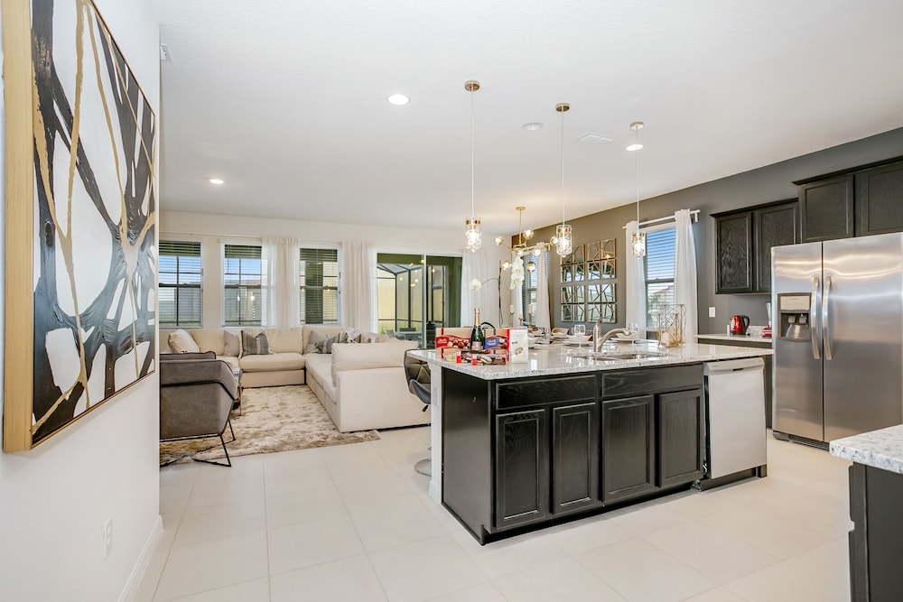 6bed 4Ba Villa Game Room Pool Spa - Image 5