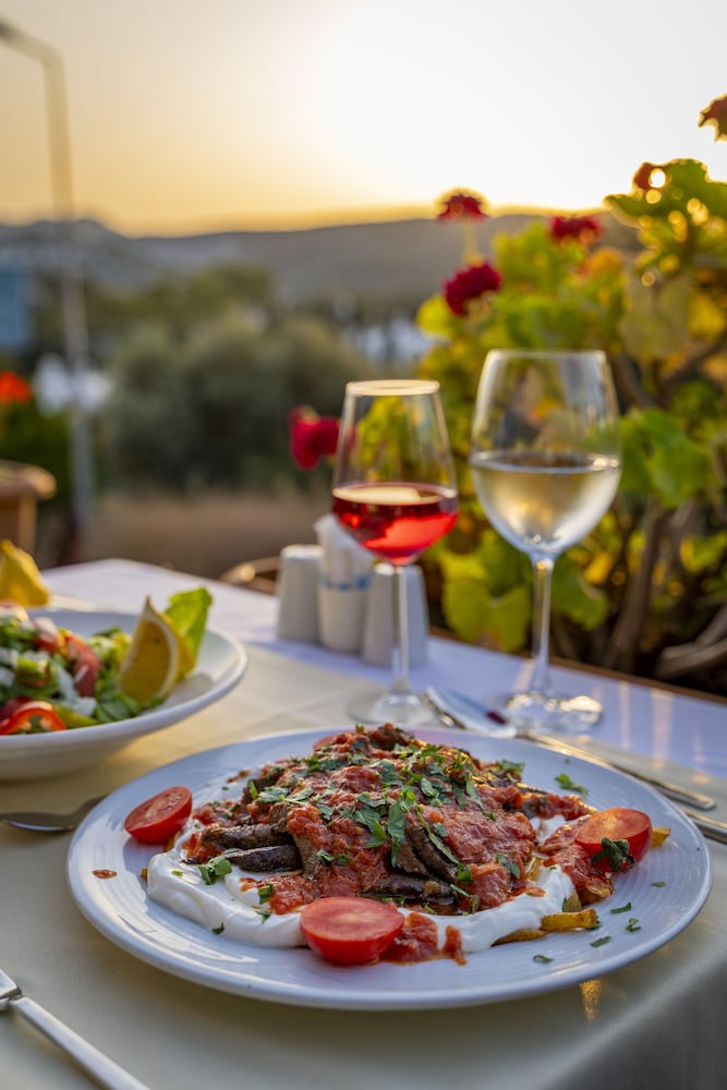 Queen Boutique Hotel - Image 31