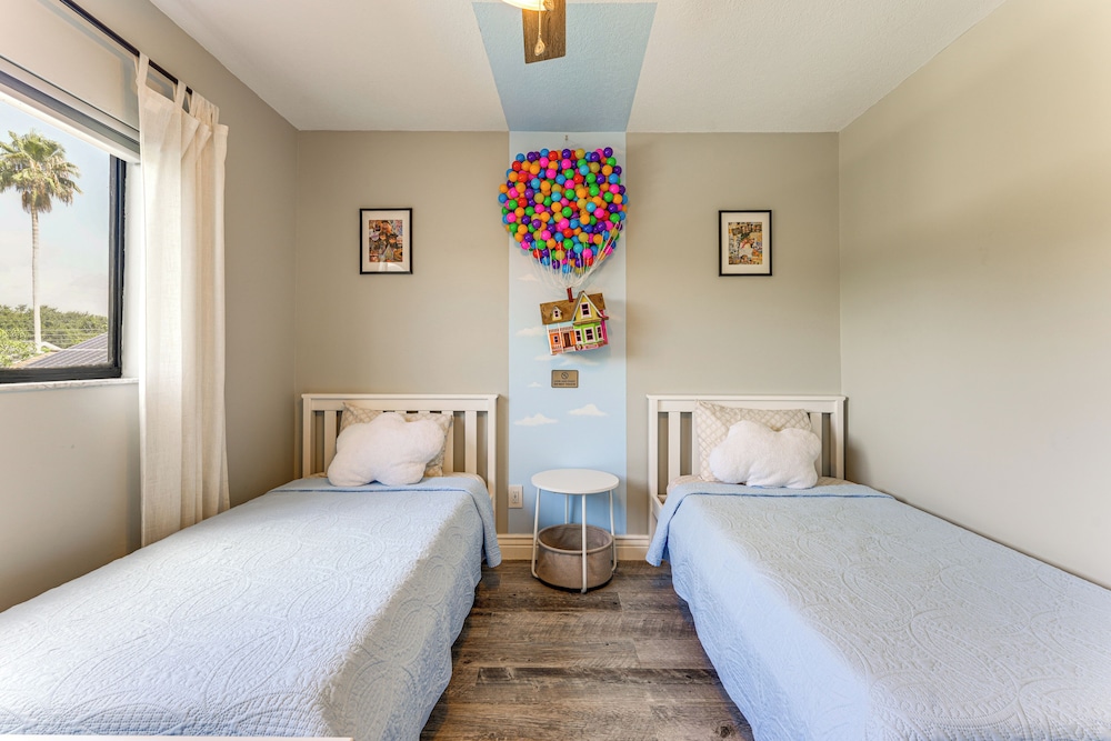 Disney-themed Home: Swim, BBQ & Explore Kissimmee!