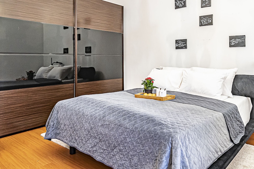 WINWINSTAY Residence in Heart of Old Town view 3