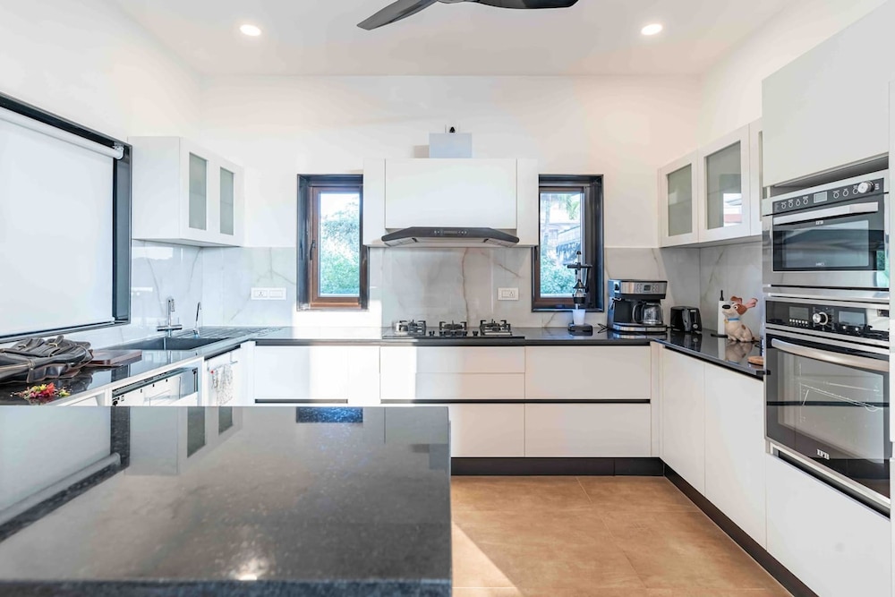 Luxury 4bhk Pool Villa - Sunset View