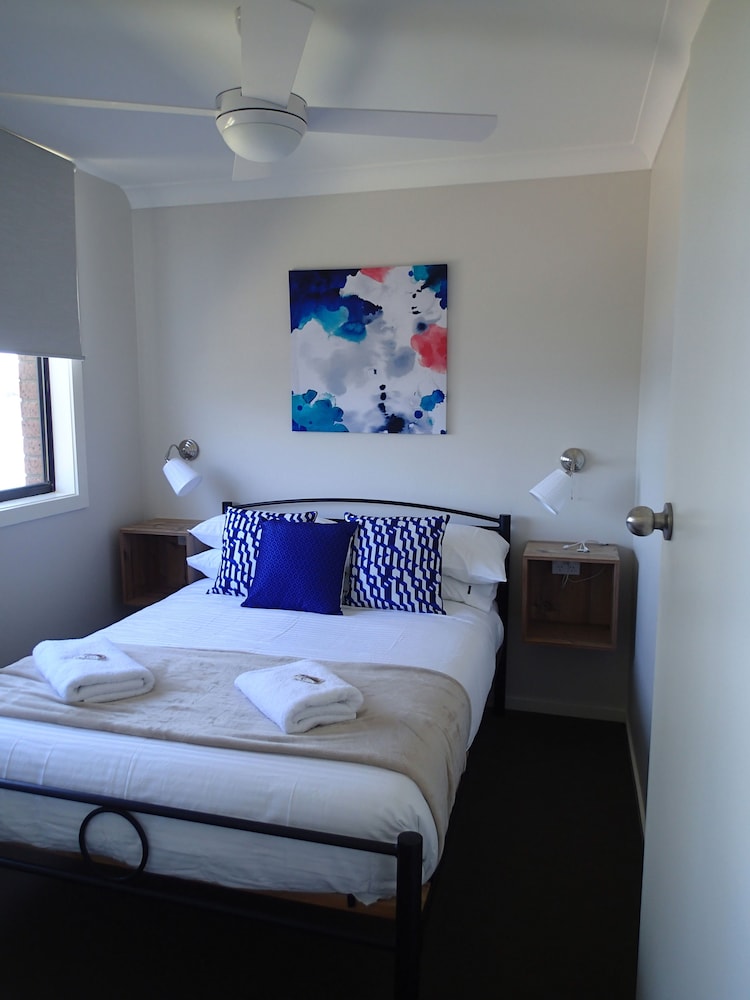 Dungowan Waterfront Apartments