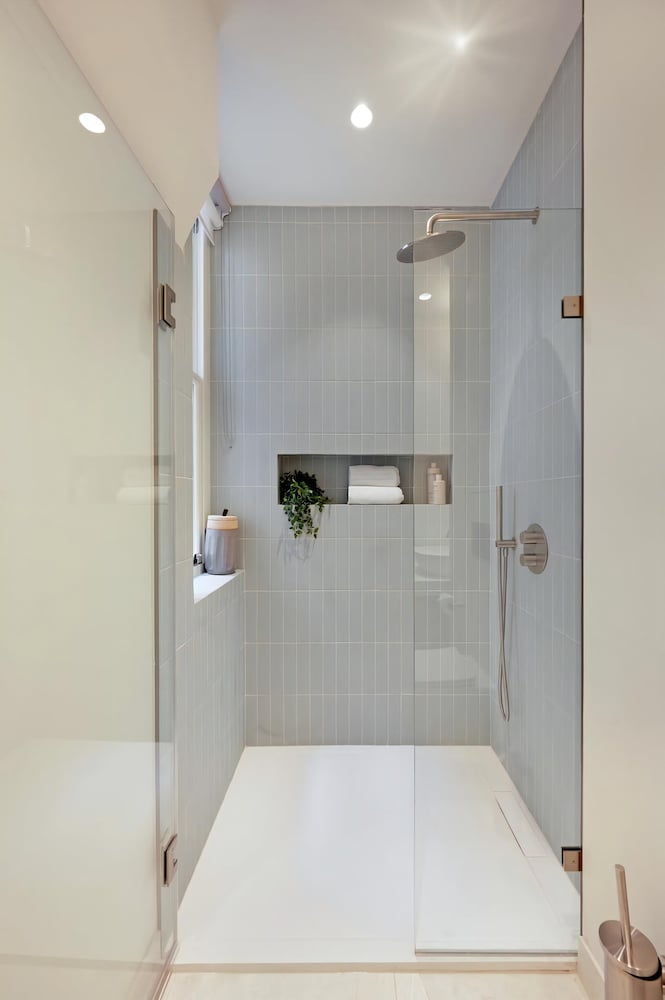 Stylish Earl's Court Studio Plus Patio