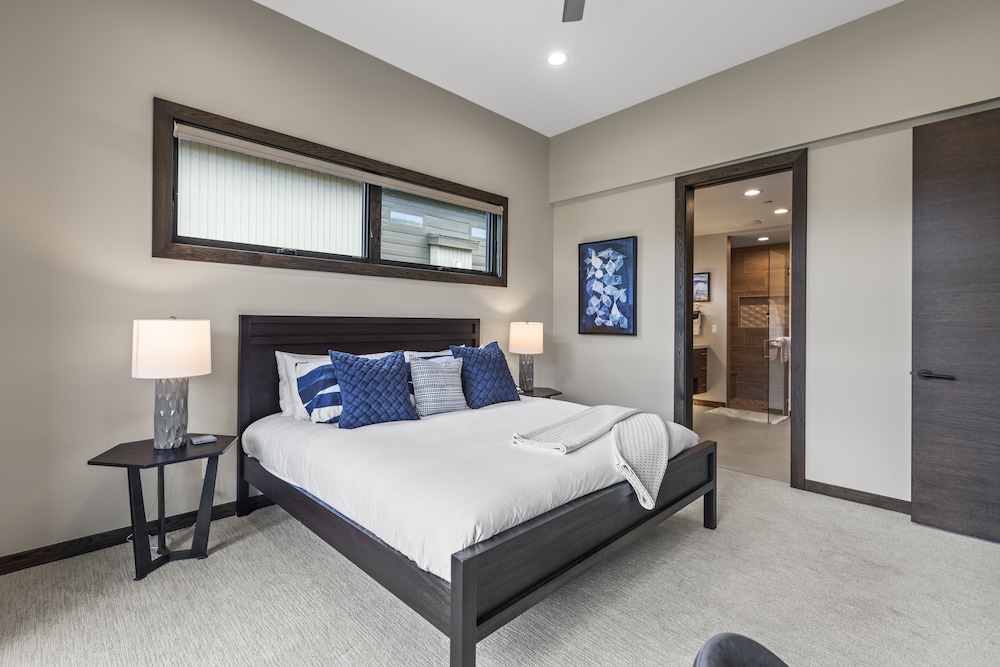 Nine Peaks 4 Bedroom Home