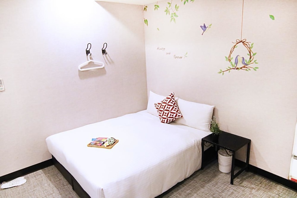 Feng Chia Easy Home