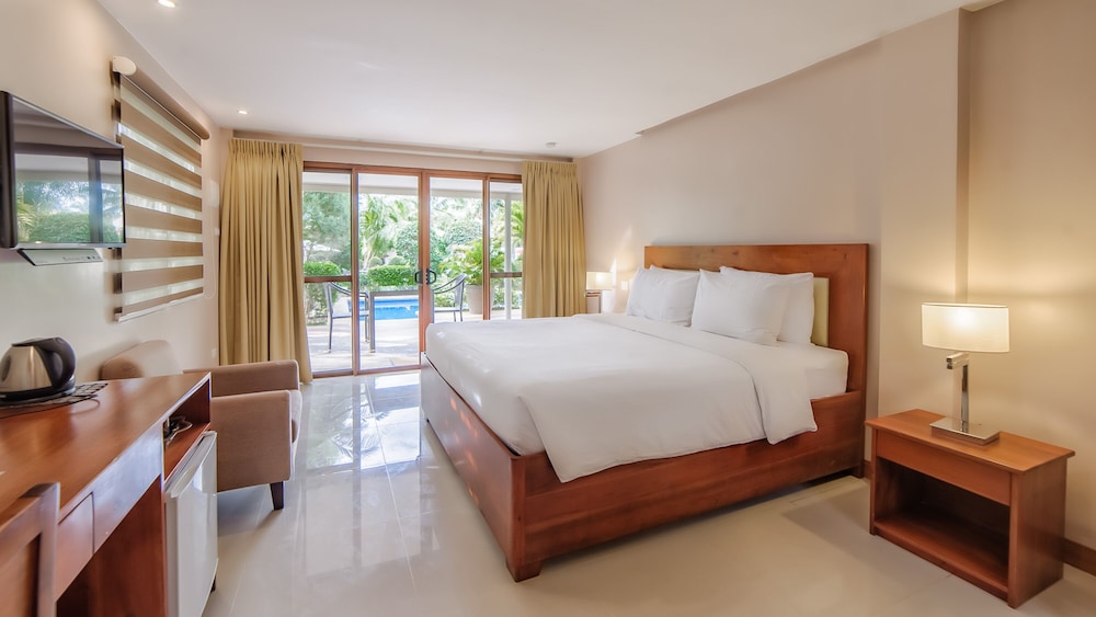 Golden Palm Resort