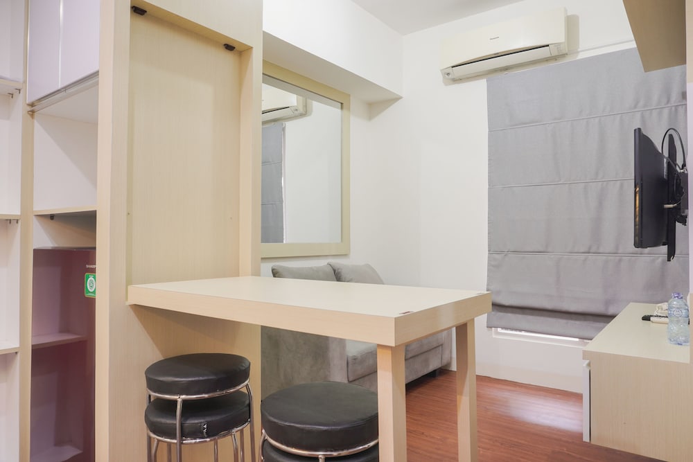 Pleasurable 2BR at Podomoro Golf View Apartment near Tol Cimanggis