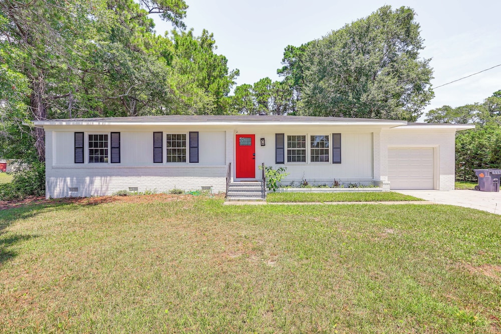 Updated Wilmington Home Near Intracoastal Access
