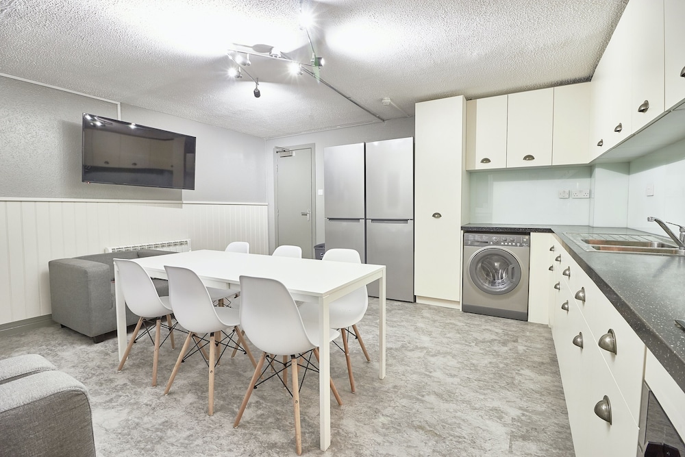 Destiny Student Meadow Court - Campus Accommodation