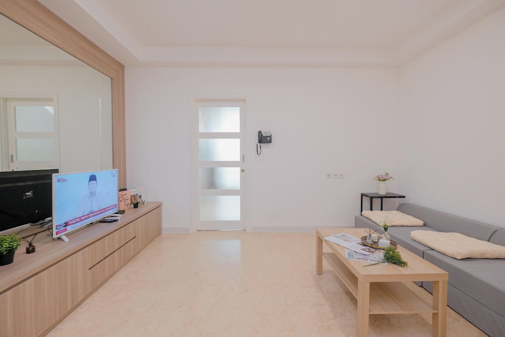 Compact Designed 1Br Apartment L'Avenue Pancoran