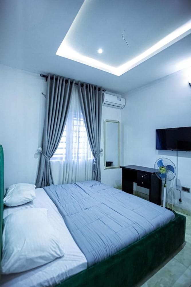 Immaculate 3-bed Duplex Apartment in Lagos view 5