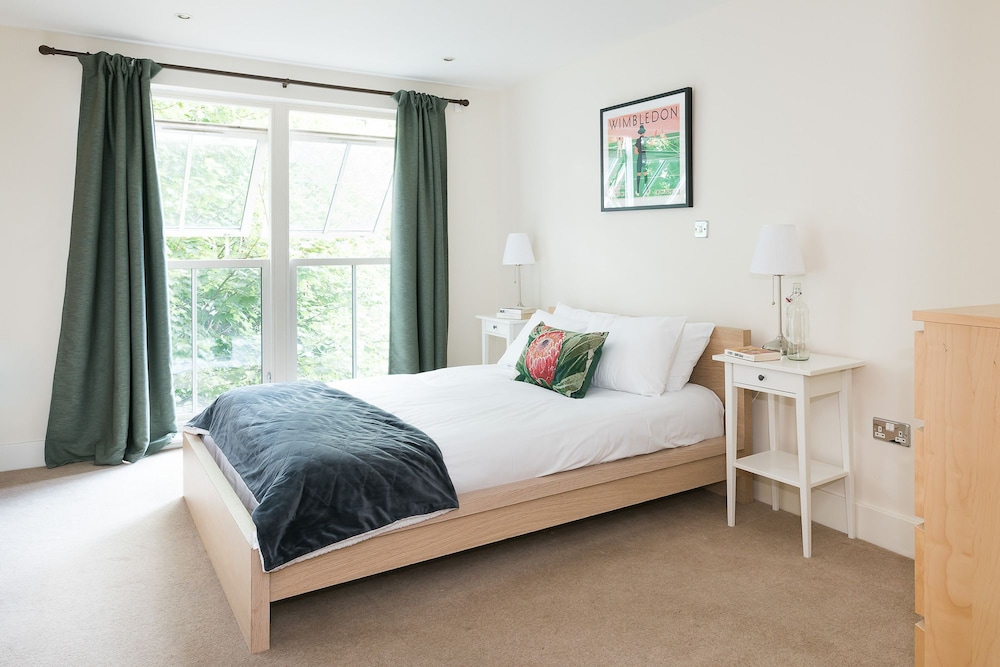 Spacious 2 Bed - Battersea High Street