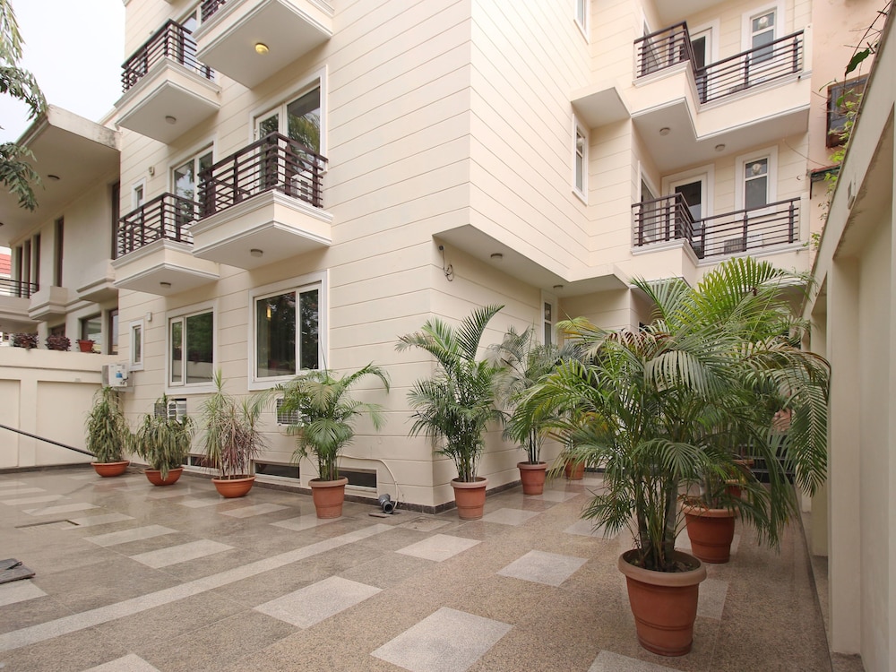 OYO 5216 Aksh Palace