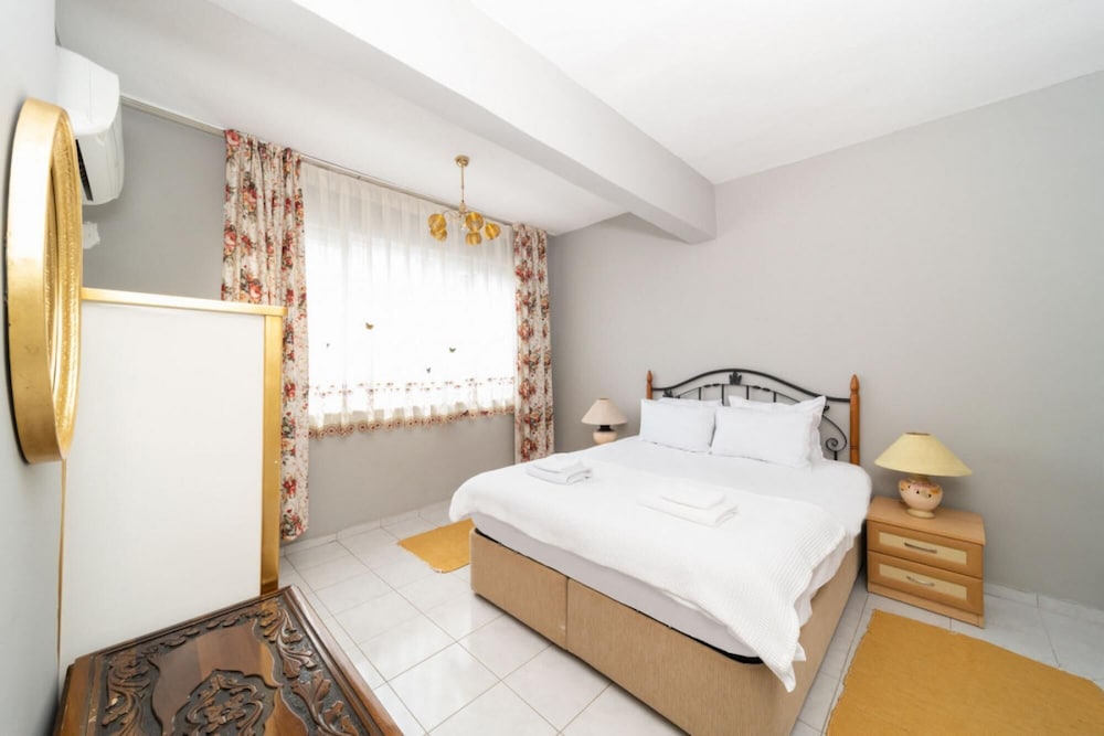 Colorful Flat Close to the Coast in Muratpasa